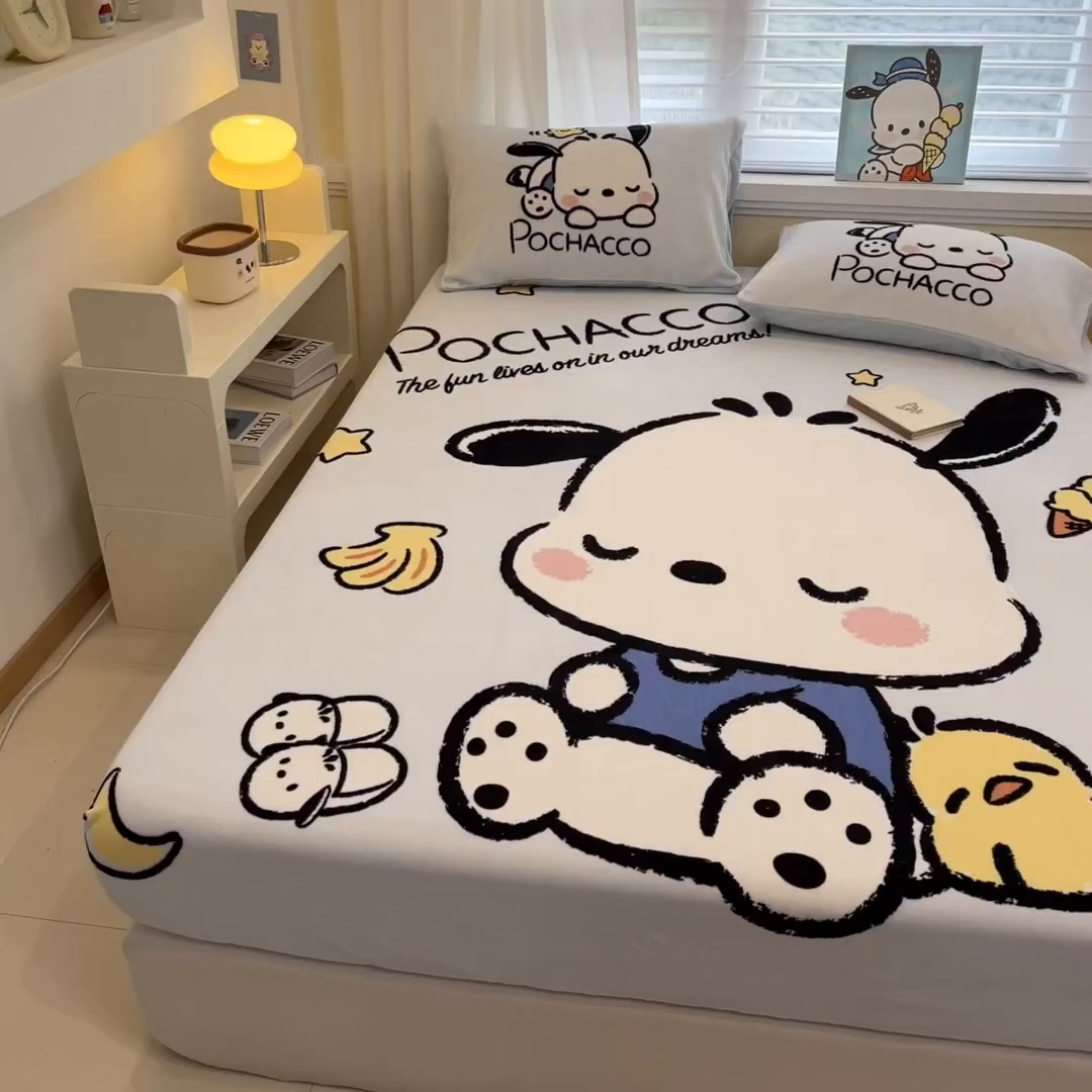 91家纺网 家纺一手货源 找家纺 金爱家 2025新款大版三丽鸥高克重牛奶绒保暖床笠 绒单品-香蕉怕洽狗