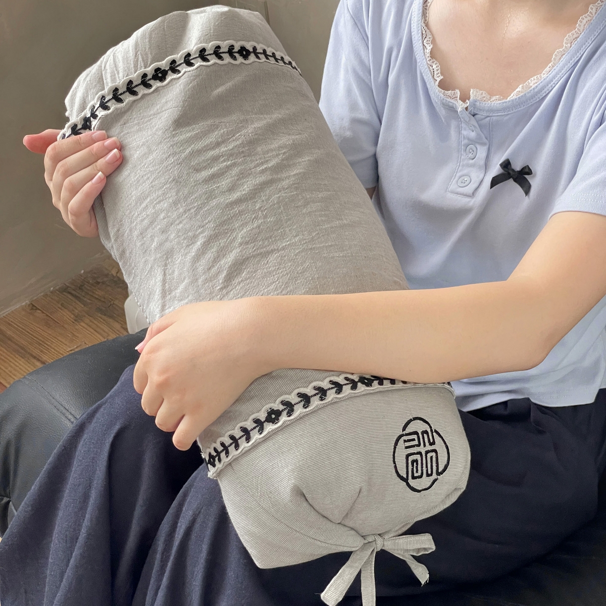 91家纺网 家纺一手货源 找家纺 （总）亦帆枕芯 2025新款刺绣棉麻可调节高低两用荞麦枕头枕芯可拆洗枕芯加枕套