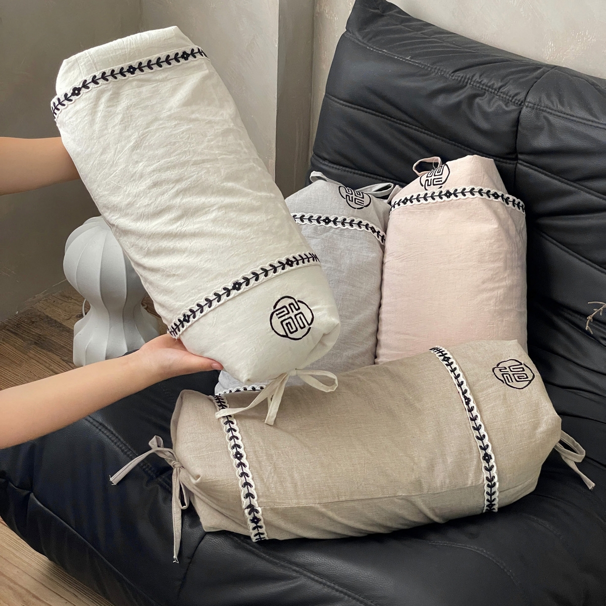 91家纺网 家纺一手货源 找家纺 （总）亦帆枕芯 2025新款刺绣棉麻可调节高低两用荞麦枕头枕芯可拆洗枕芯加枕套