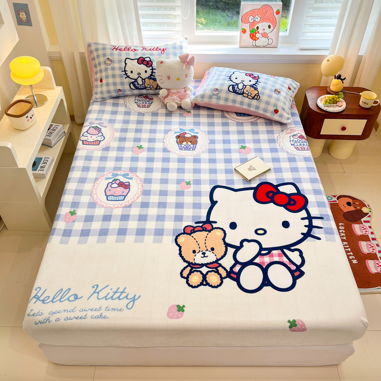 91家纺网 家纺一手货源 找家纺 金爱家 2025新款大版三丽鸥高克重牛奶绒保暖床笠 绒单品-kt和熊