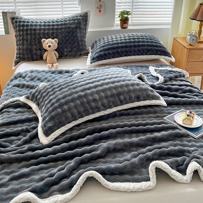 91家纺网 家纺一手货源 找家纺 栩裕纺织 2025新款简约仿兔毛泡泡绒毛毯系列-包边款 深灰