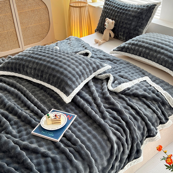 91家纺网 家纺一手货源 找家纺 栩裕纺织 2025新款简约仿兔毛泡泡绒毛毯系列-包边款 深灰