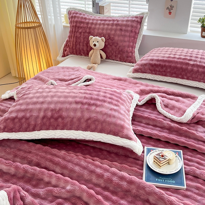 91家纺网 家纺一手货源 找家纺 栩裕纺织 2025新款简约仿兔毛泡泡绒毛毯系列-包边款 安娜紫