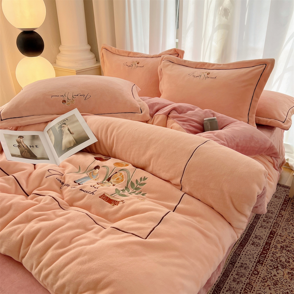 丽涵家纺 2025新款全工艺消光锦芙绒绣花四件套 粉豆沙