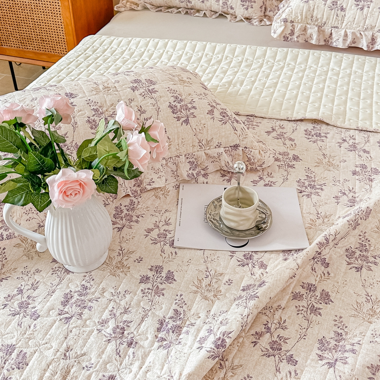 91家纺网 家纺一手货源 找家纺 （总）益利多 2025新款仿棉水洗棉夹棉床盖木耳边花边床单碎花