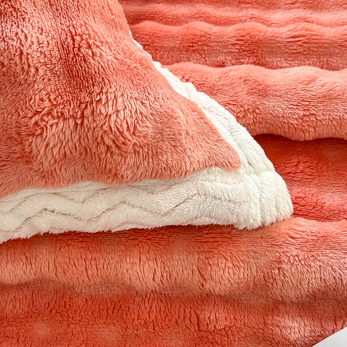 91家纺网 家纺一手货源 找家纺 栩裕纺织 2025新款简约仿兔毛泡泡绒毛毯系列-包边款 海棠粉