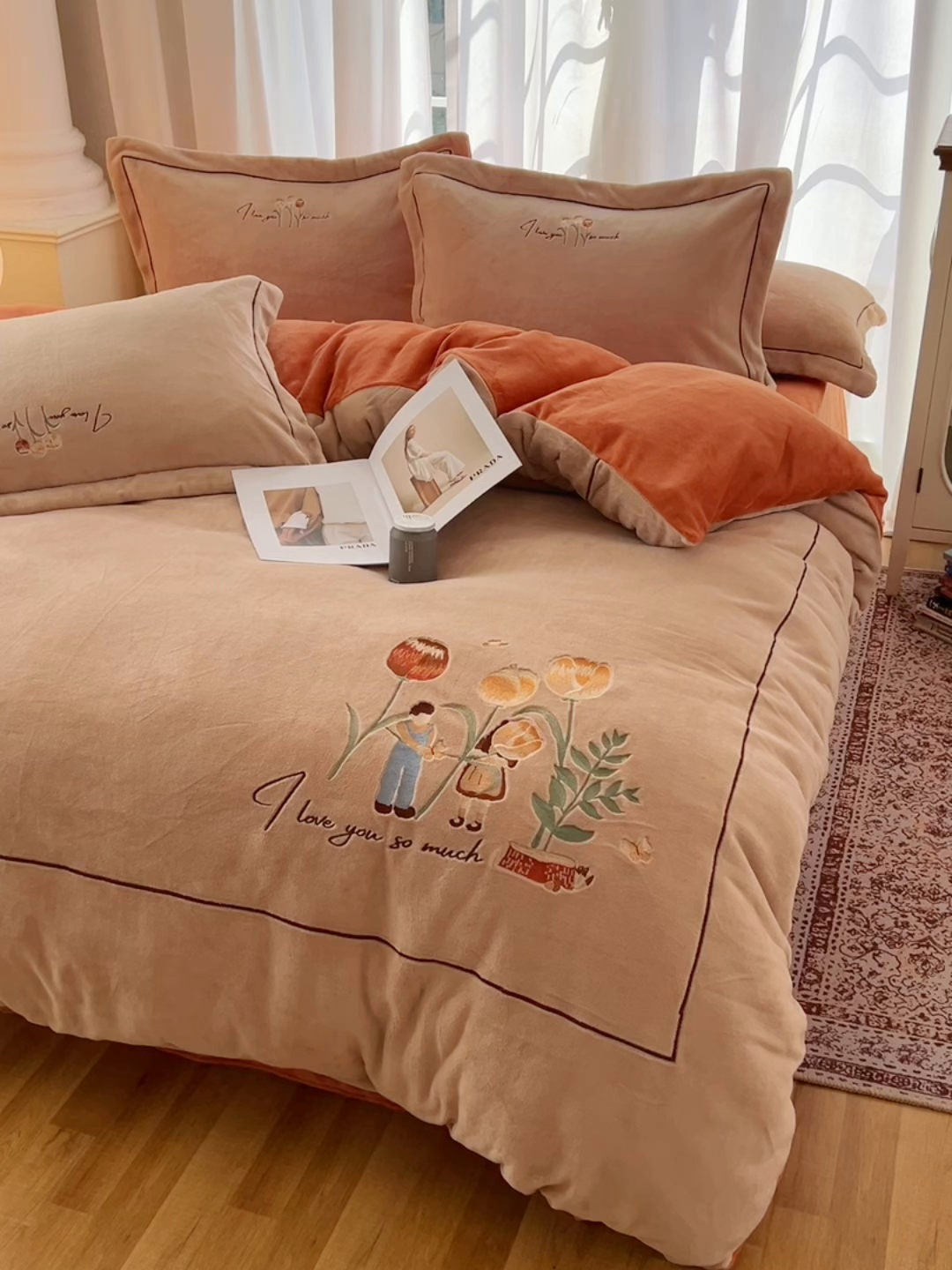 91家纺网 家纺一手货源 找家纺 丽涵家纺 2025新款全工艺消光锦芙绒绣花四件套 杏橘色