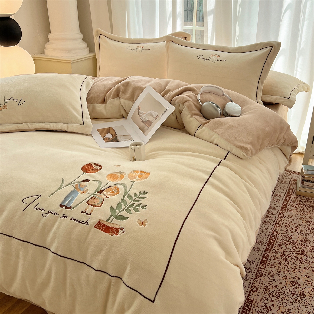 91家纺网 家纺一手货源 找家纺 丽涵家纺 2025新款全工艺消光锦芙绒绣花四件套 奶白杏