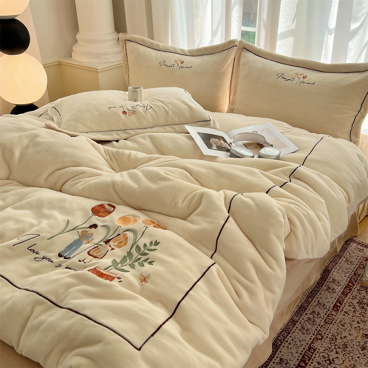 91家纺网 家纺一手货源 找家纺 丽涵家纺 2025新款全工艺消光锦芙绒绣花四件套 奶白杏