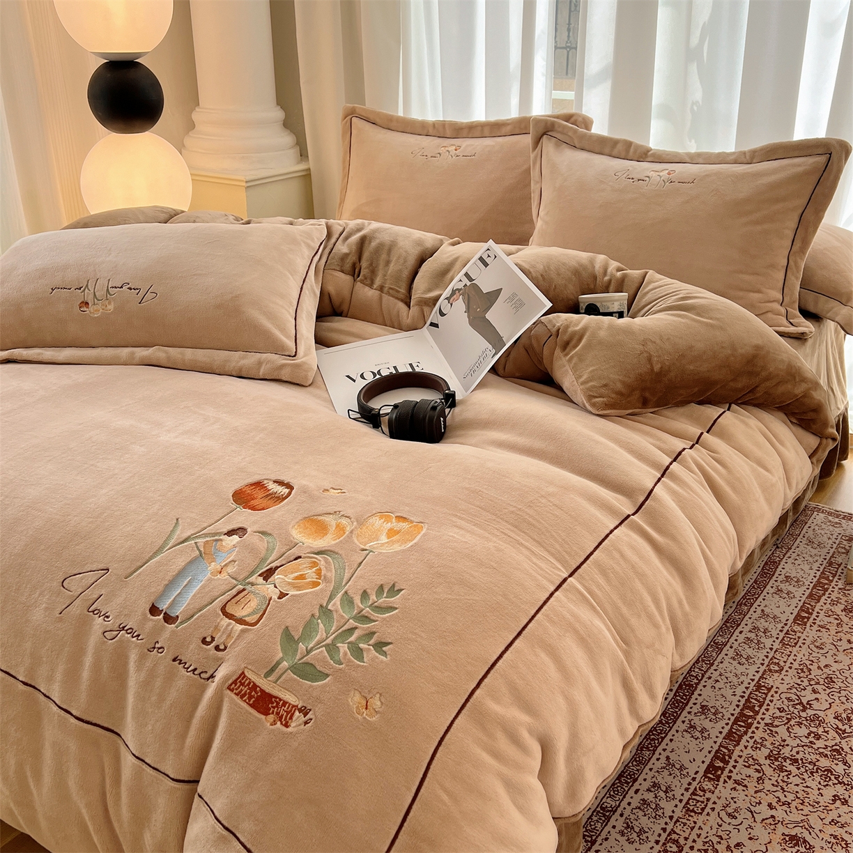 91家纺网 家纺一手货源 找家纺 丽涵家纺 2025新款全工艺消光锦芙绒绣花四件套 浅杏咖