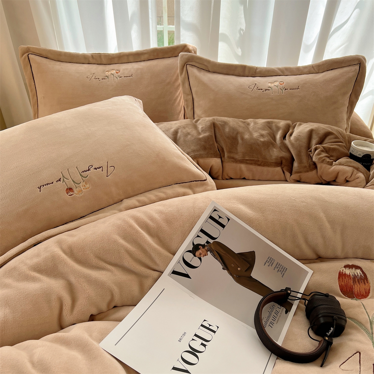 91家纺网 家纺一手货源 找家纺 丽涵家纺 2025新款全工艺消光锦芙绒绣花四件套 浅杏咖