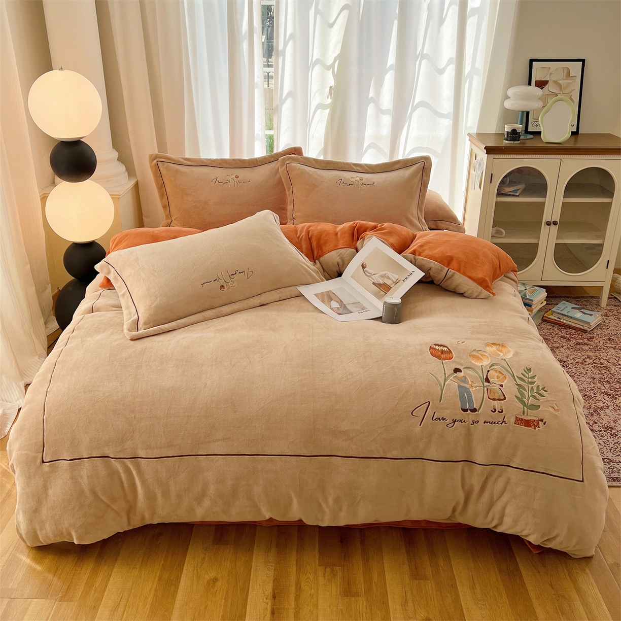 91家纺网 家纺一手货源 找家纺 丽涵家纺 2025新款全工艺消光锦芙绒绣花四件套 杏橘色