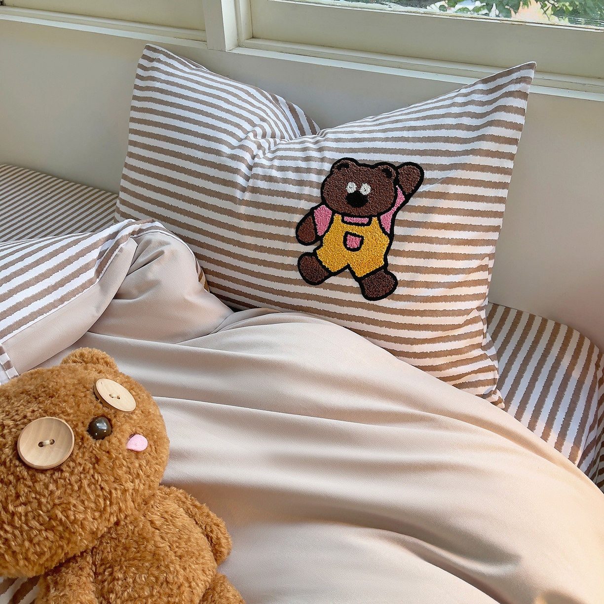 91家纺网 家纺一手货源 找家纺 炫拼家纺 2025新款全棉磨毛卡通毛巾绣加厚纯棉四件套-可梦系列 可梦-熊乐园