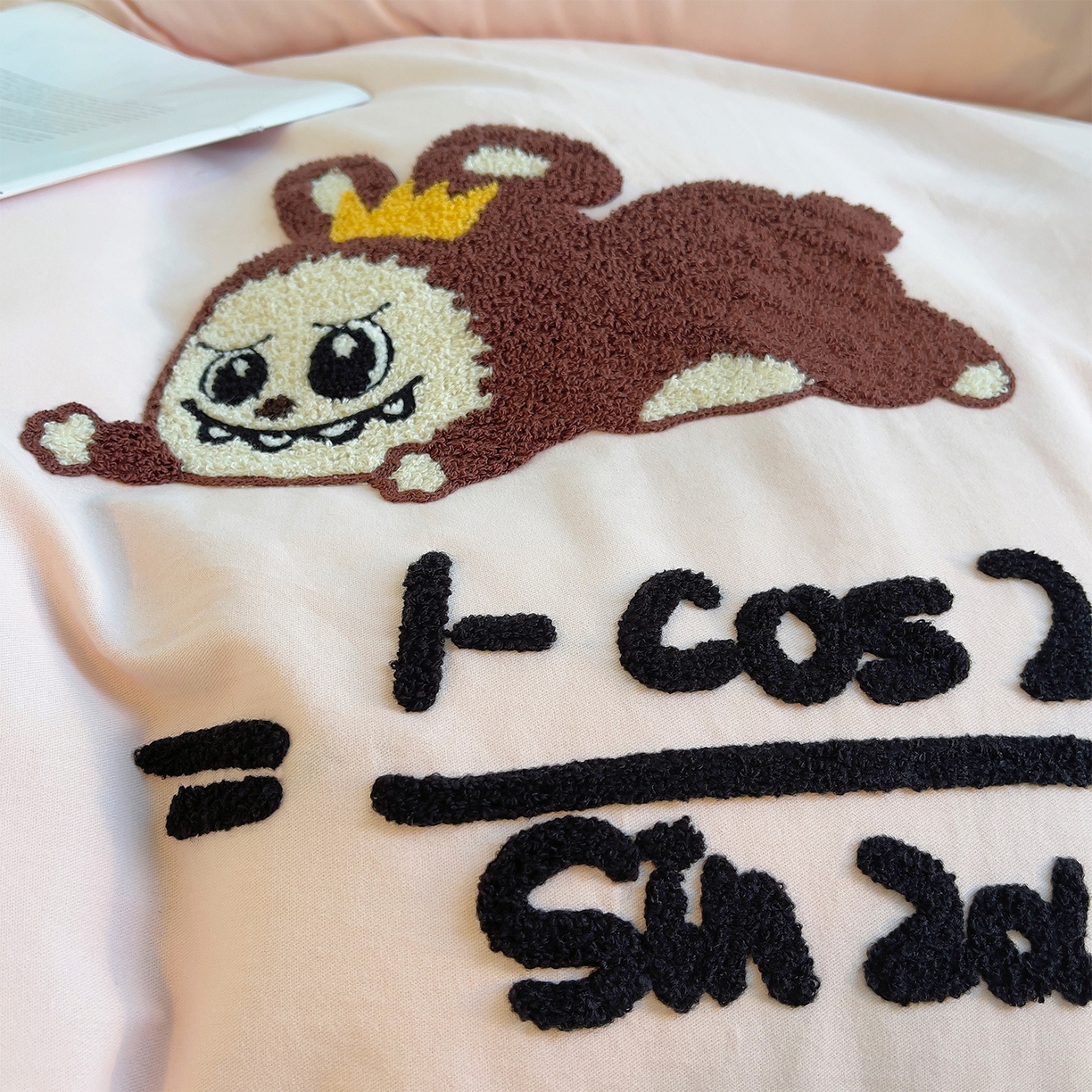 91家纺网 家纺一手货源 找家纺 炫拼家纺 2025新款全棉磨毛卡通毛巾绣加厚纯棉四件套-可梦系列 可梦-好学布布