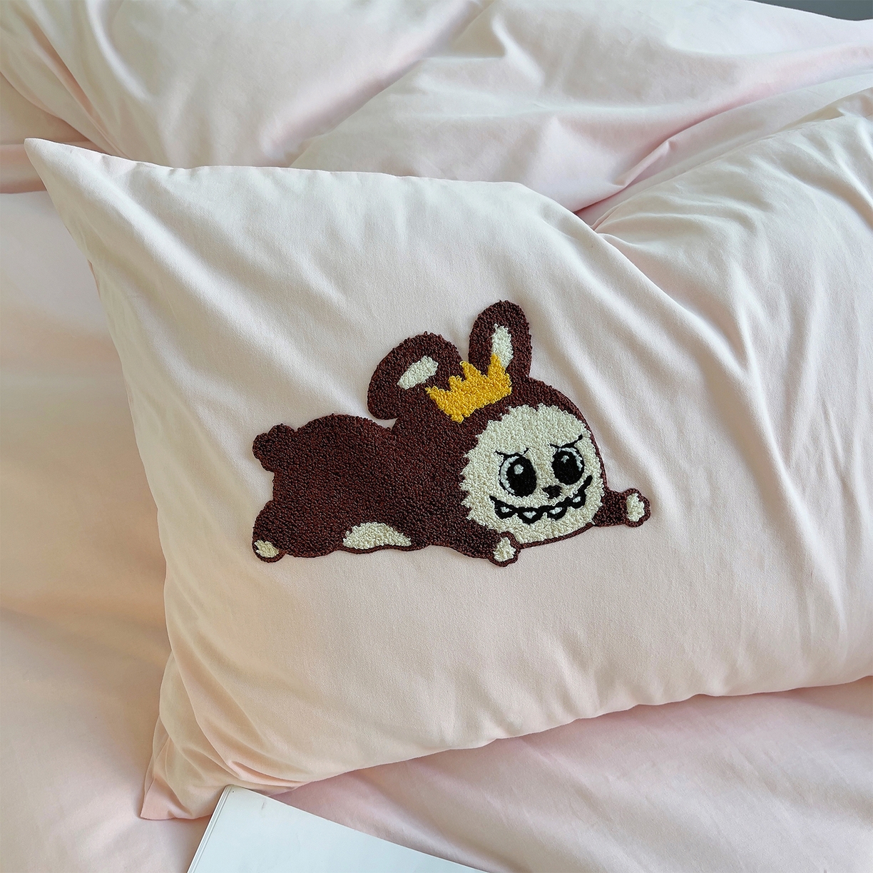 91家纺网 家纺一手货源 找家纺 炫拼家纺 2025新款全棉磨毛卡通毛巾绣加厚纯棉四件套-可梦系列 可梦-好学布布