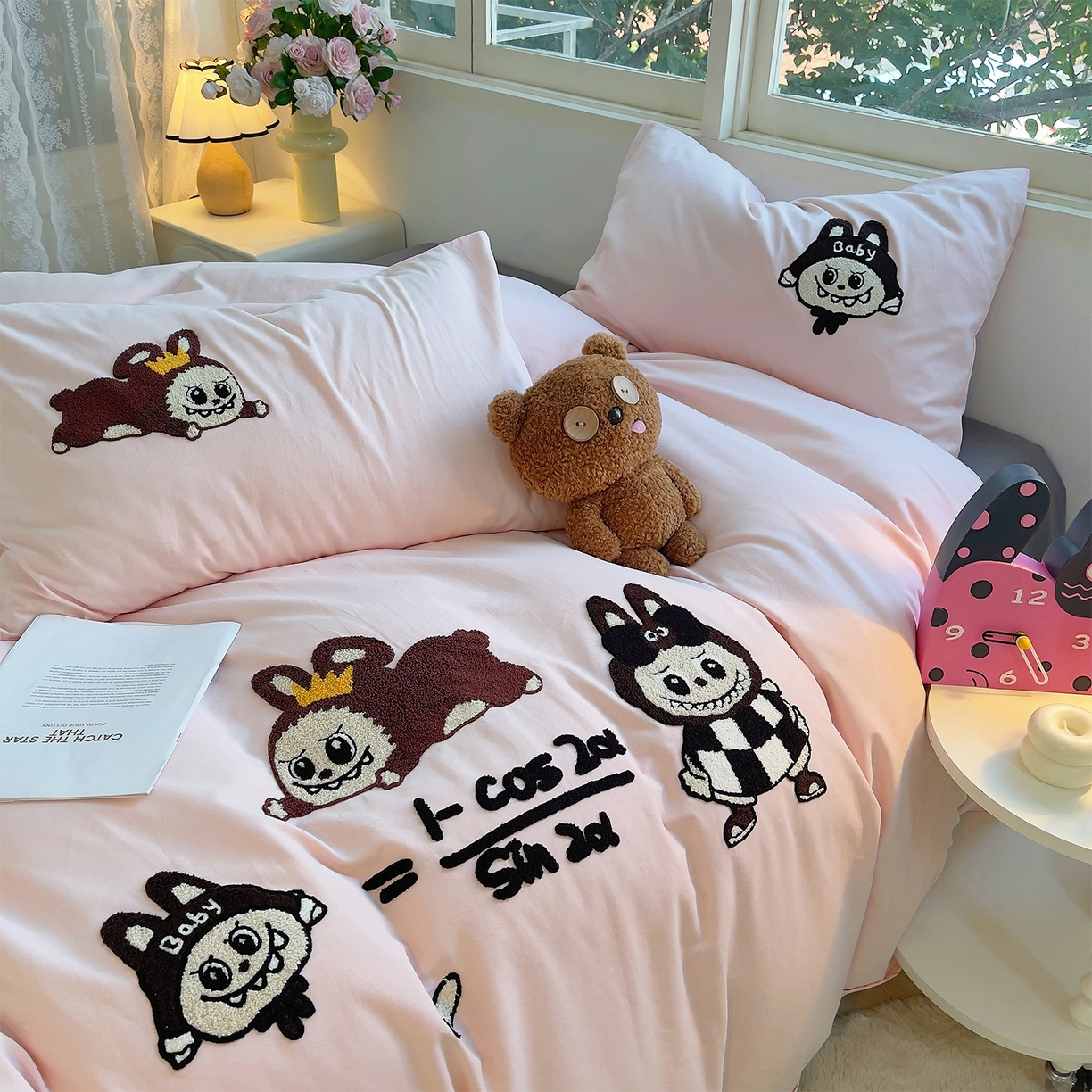 91家纺网 家纺一手货源 找家纺 炫拼家纺 2025新款全棉磨毛卡通毛巾绣加厚纯棉四件套-可梦系列 可梦-好学布布