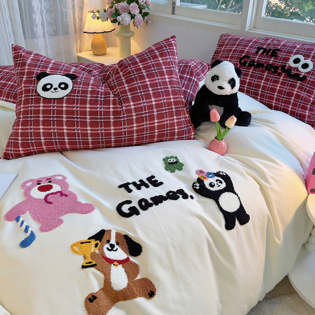 91家纺网 家纺一手货源 找家纺 炫拼家纺 2025新款全棉磨毛卡通毛巾绣加厚纯棉四件套-可梦系列 可梦-小伙伴