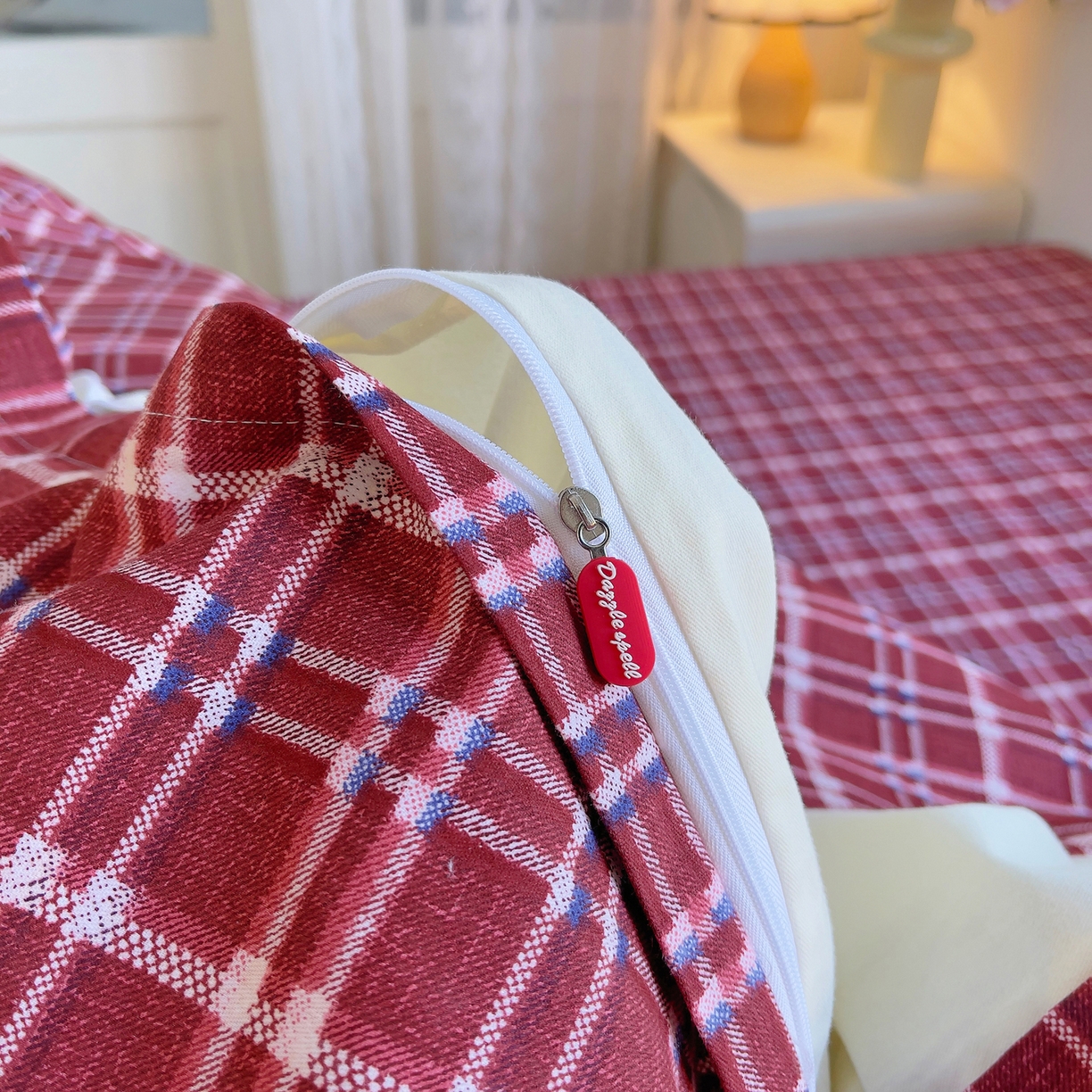 91家纺网 家纺一手货源 找家纺 炫拼家纺 2025新款全棉磨毛卡通毛巾绣加厚纯棉四件套-可梦系列 可梦-小伙伴