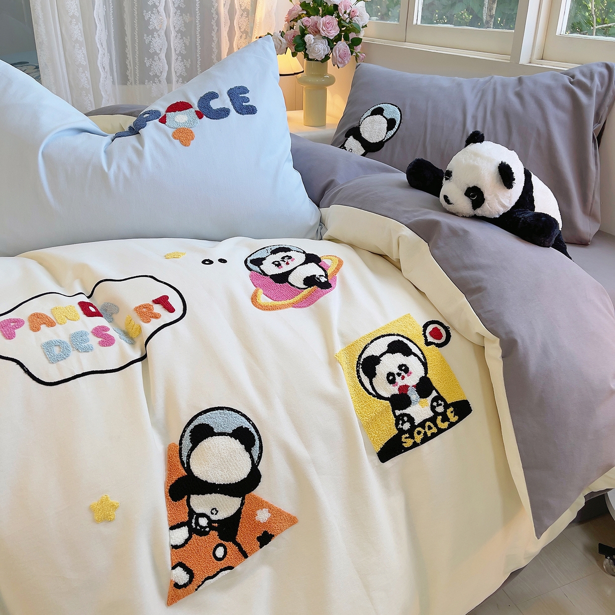 91家纺网 家纺一手货源 找家纺 炫拼家纺 2025新款全棉磨毛卡通毛巾绣加厚纯棉四件套-可梦系列 可梦-太空熊猫