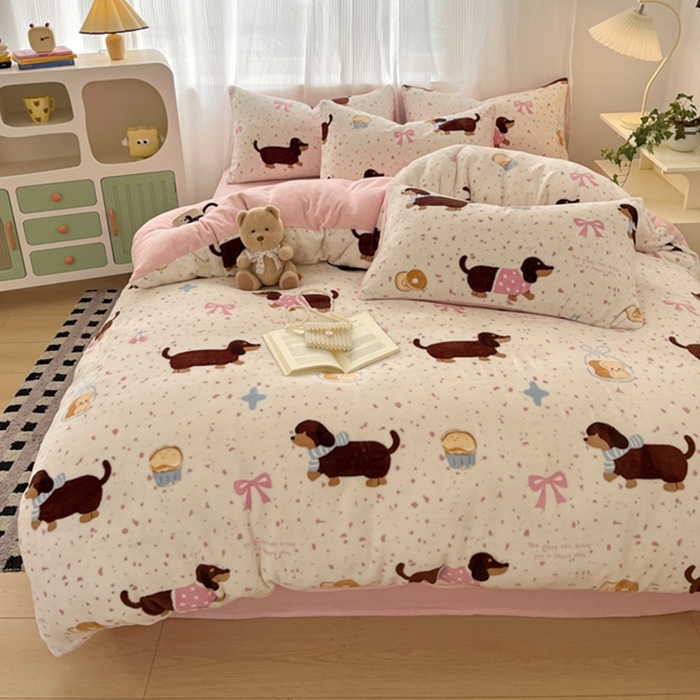 91家纺网 家纺一手货源 找家纺 如一 2025新款A类高克重印花牛奶绒四件套 俏皮狗