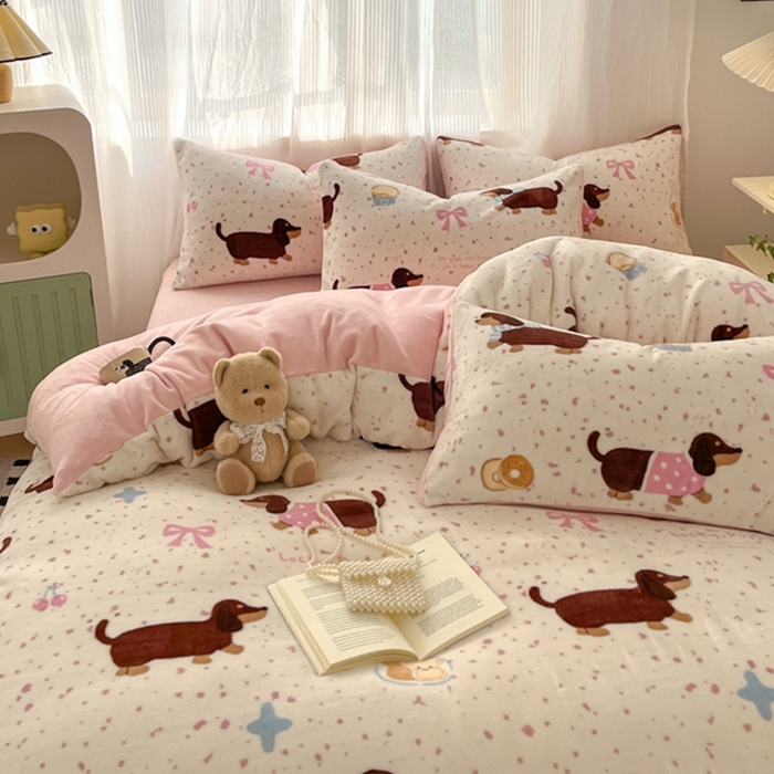 91家纺网 家纺一手货源 找家纺 如一 2025新款A类高克重印花牛奶绒四件套 俏皮狗