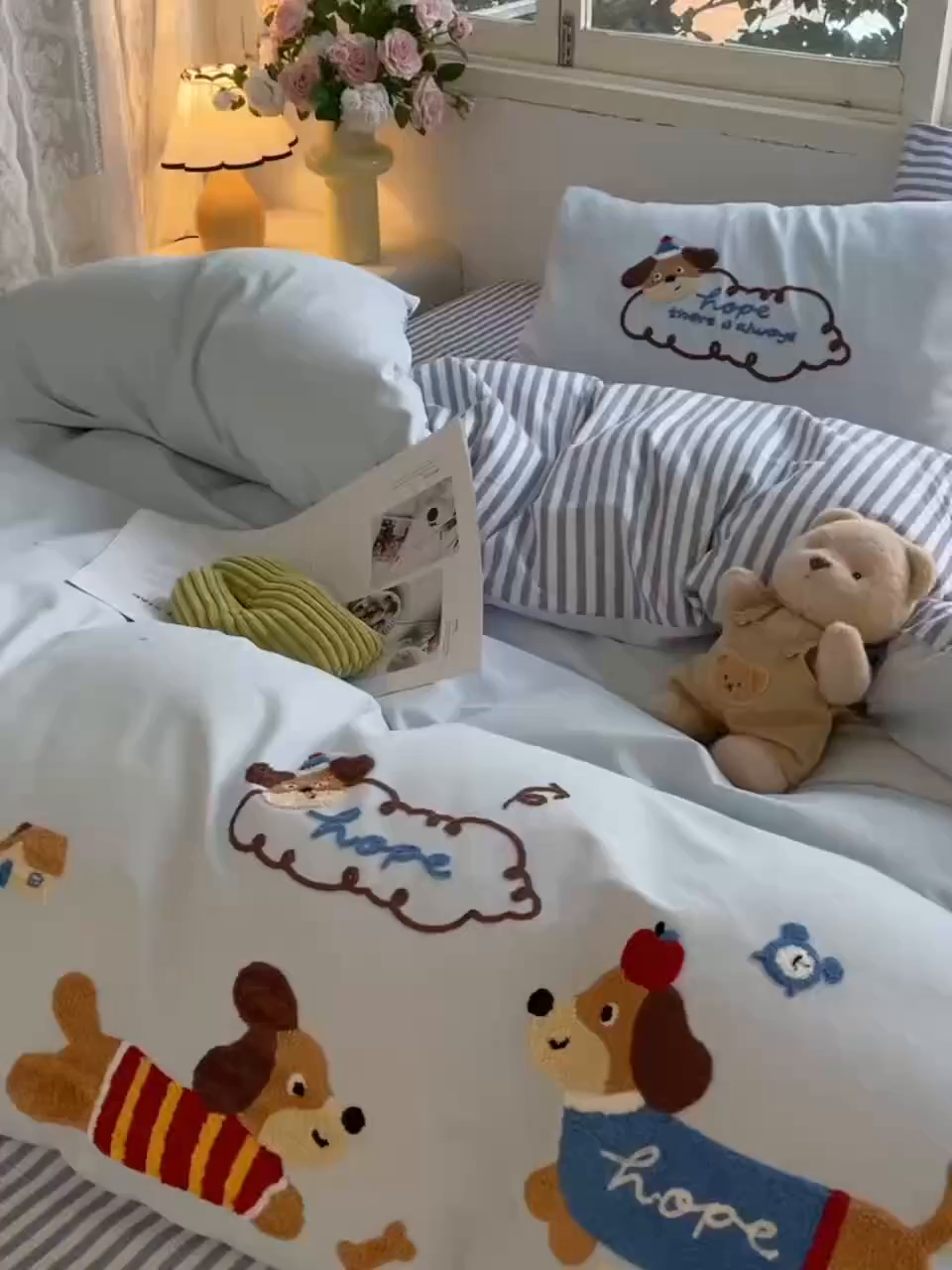 91家纺网 家纺一手货源 找家纺 炫拼家纺 2025新款全棉磨毛卡通毛巾绣加厚纯棉四件套-可梦系列 可梦-腊肠狗米多