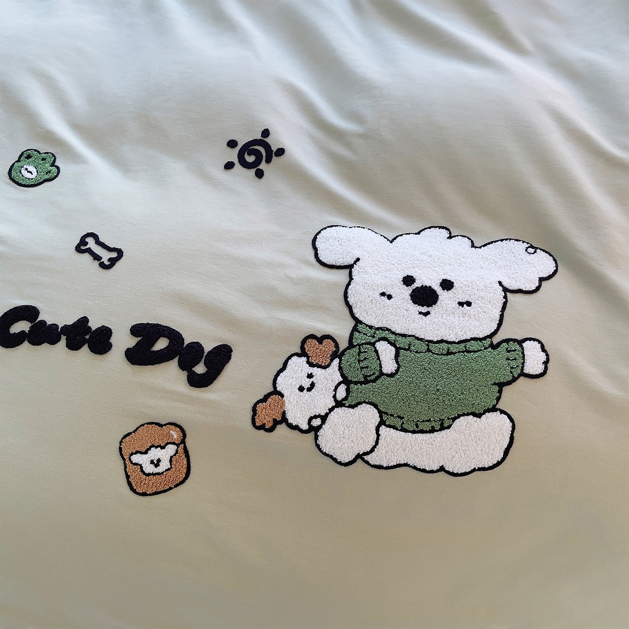 91家纺网 家纺一手货源 找家纺 炫拼家纺 2025新款全棉磨毛卡通毛巾绣加厚纯棉四件套-可梦系列 可梦-乖乖狗