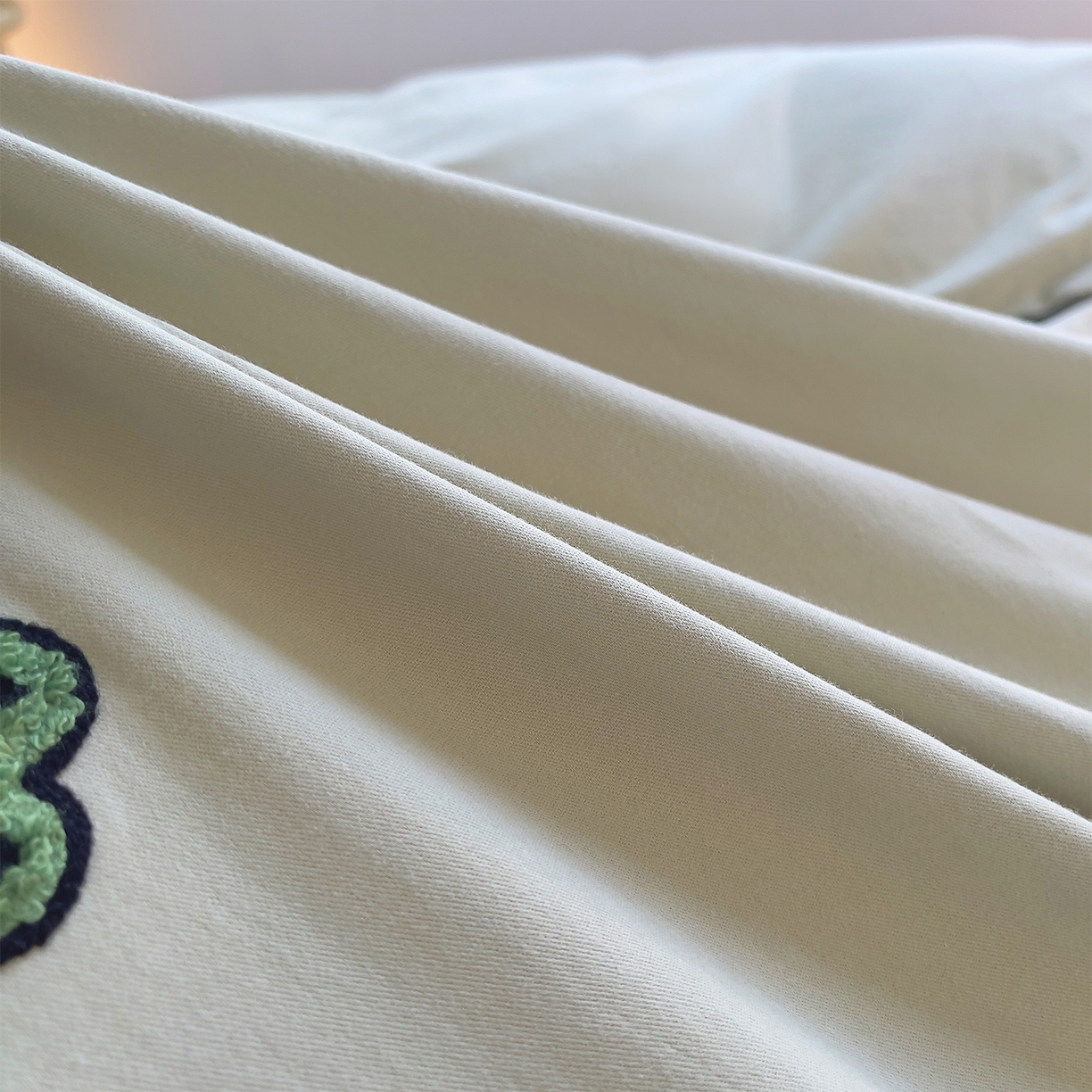 91家纺网 家纺一手货源 找家纺 炫拼家纺 2025新款全棉磨毛卡通毛巾绣加厚纯棉四件套-可梦系列 可梦-乖乖狗