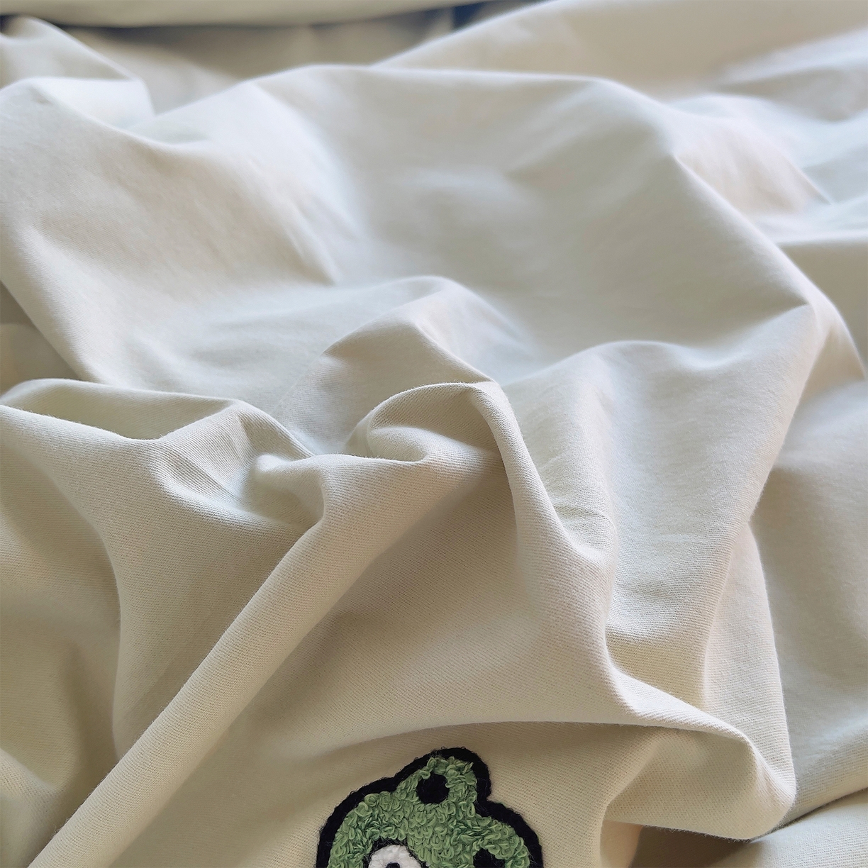 91家纺网 家纺一手货源 找家纺 炫拼家纺 2025新款全棉磨毛卡通毛巾绣加厚纯棉四件套-可梦系列 可梦-乖乖狗