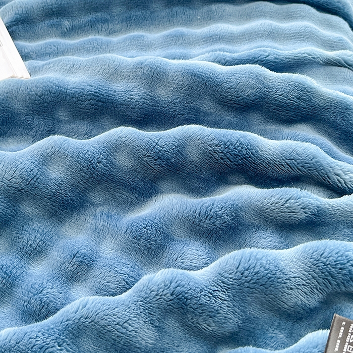 91家纺网 家纺一手货源 找家纺 栩裕纺织 2025新款简约仿兔毛泡泡绒毛毯系列-包边款 孔雀蓝