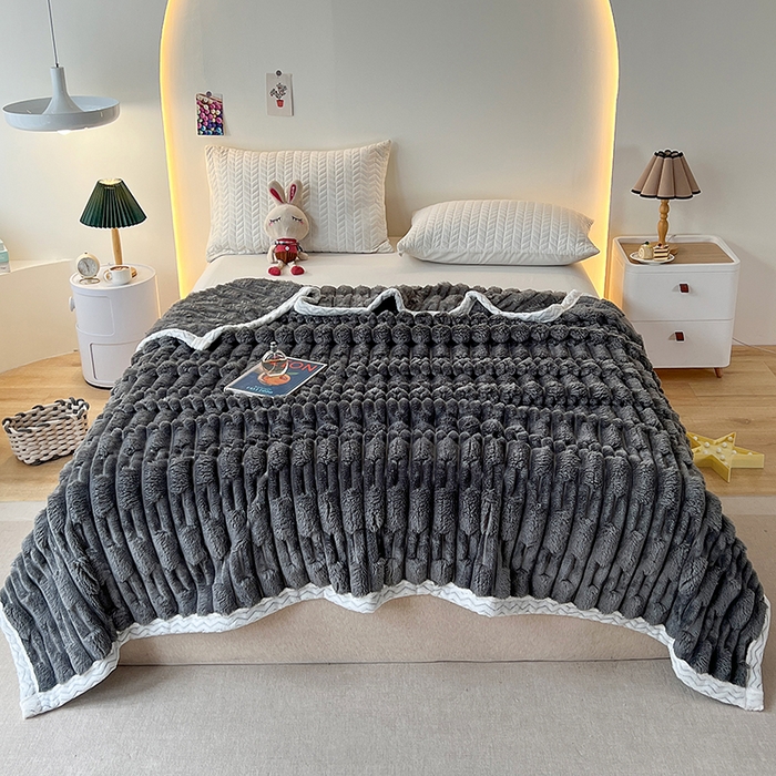 91家纺网 家纺一手货源 找家纺 栩裕纺织 2025新款仿裘皮兔绒毛毯竹节绒包边款 深灰