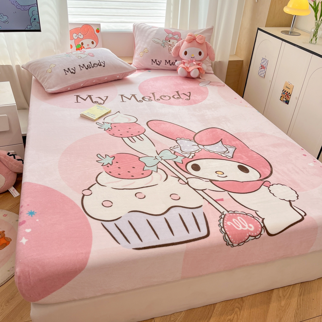 91家纺网 家纺一手货源 找家纺 暮思家居 2025新款正版授权三丽鸥大版牛奶绒数码印花单品床笠单件床笠(带标价格） 绒A版-蛋糕美乐蒂