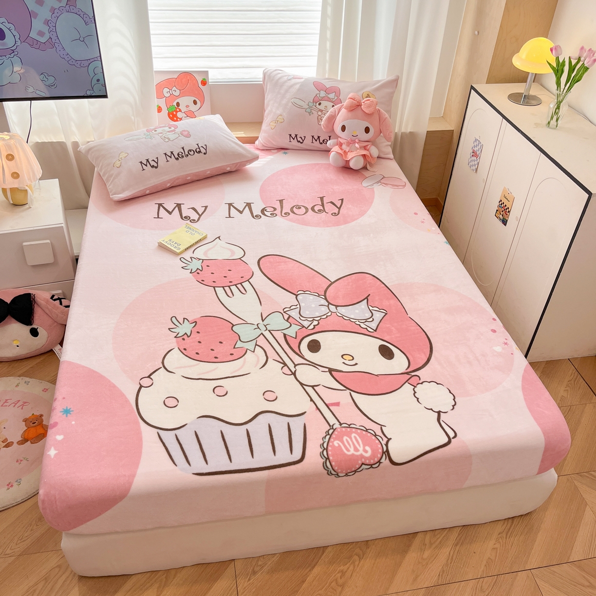 91家纺网 家纺一手货源 找家纺 暮思家居 2025新款正版授权三丽鸥大版牛奶绒数码印花单品床笠单件床笠(带标价格） 绒A版-蛋糕美乐蒂