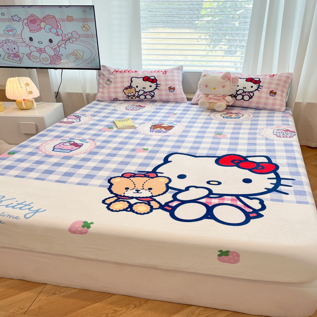 91家纺网 家纺一手货源 找家纺 暮思家居 2025新款正版授权三丽鸥大版牛奶绒数码印花单品床笠单件床笠(带标价格） 绒A版-格子KT