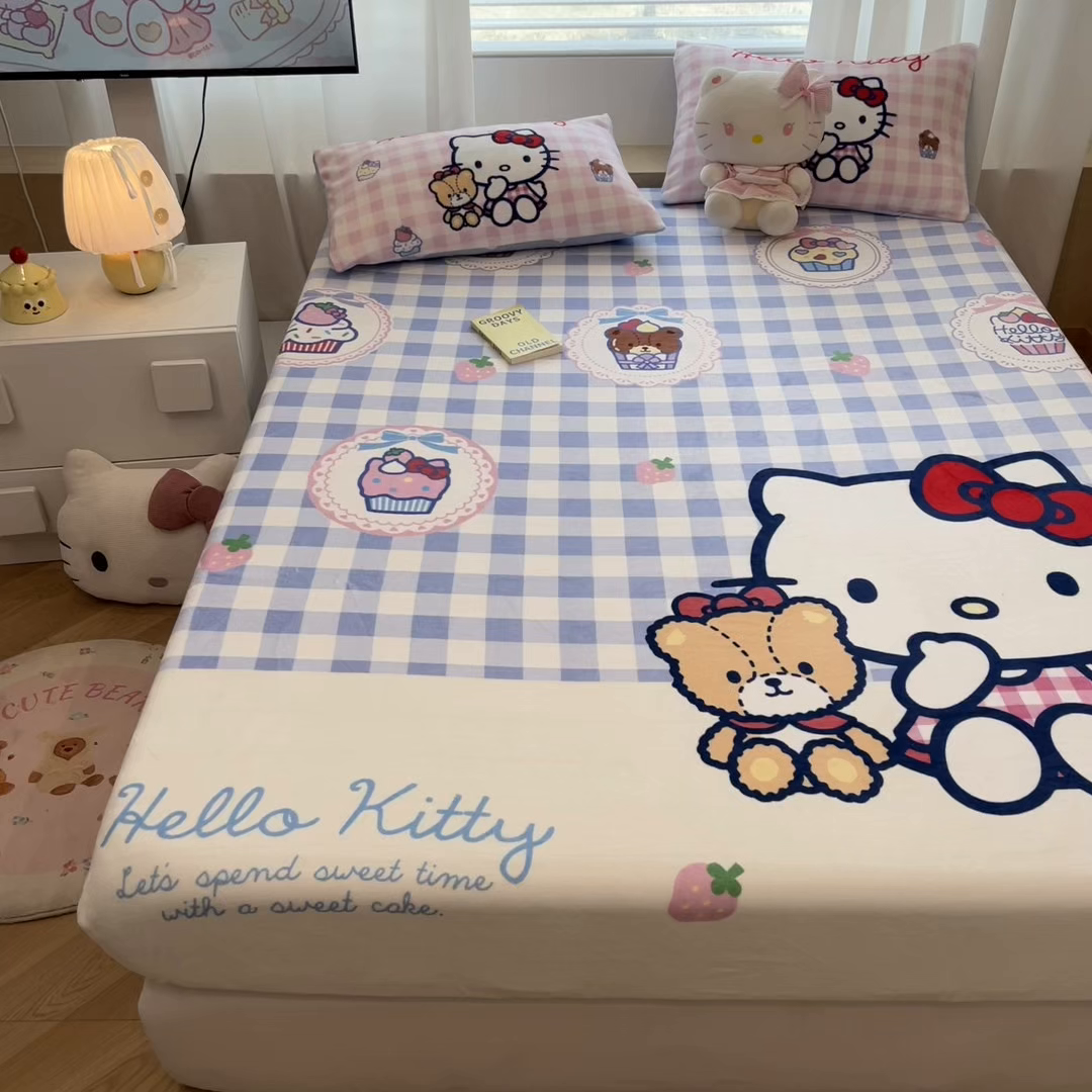 91家纺网 家纺一手货源 找家纺 暮思家居 2025新款正版授权三丽鸥大版牛奶绒数码印花单品床笠单件床笠(带标价格） 绒A版-格子KT