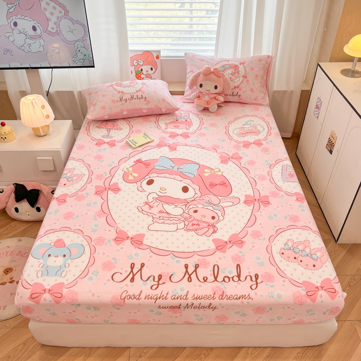 91家纺网 家纺一手货源 找家纺 暮思家居 2025新款正版授权三丽鸥大版牛奶绒数码印花单品床笠单件床笠(带标价格） 绒A版-花园美乐蒂