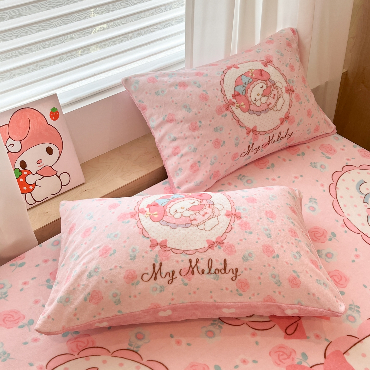 91家纺网 家纺一手货源 找家纺 暮思家居 2025新款正版授权三丽鸥大版牛奶绒数码印花单品床笠单件床笠(带标价格） 绒A版-花园美乐蒂