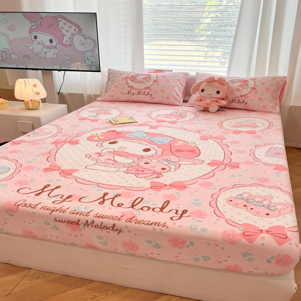 91家纺网 家纺一手货源 找家纺 暮思家居 2025新款正版授权三丽鸥大版牛奶绒数码印花单品床笠单件床笠(带标价格） 绒A版-花园美乐蒂