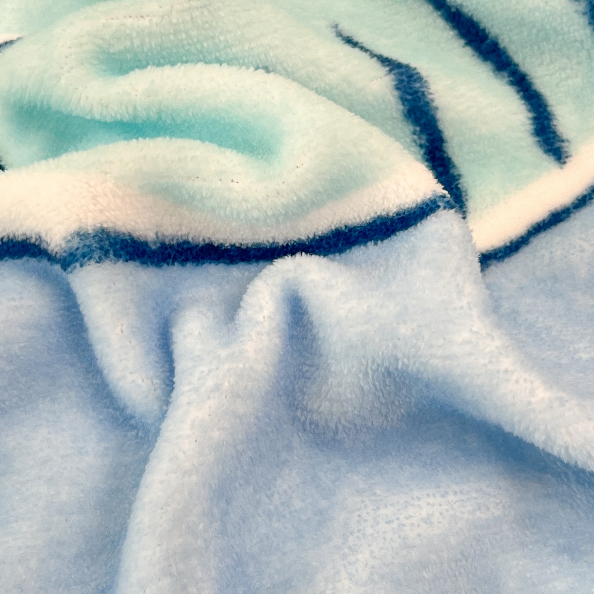 91家纺网 家纺一手货源 找家纺 暮思家居 2025新款正版授权三丽鸥大版牛奶绒数码印花单品床笠单件床笠(带标价格） 绒A版-伙伴玉桂狗