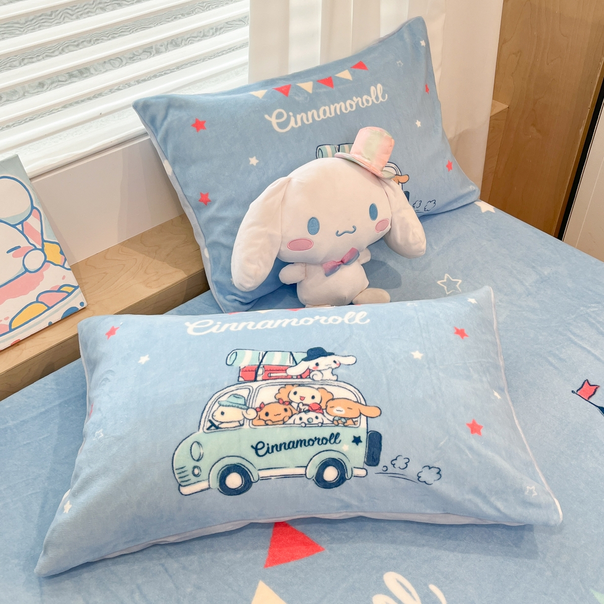 91家纺网 家纺一手货源 找家纺 暮思家居 2025新款正版授权三丽鸥大版牛奶绒数码印花单品床笠单件床笠(带标价格） 绒A版-伙伴玉桂狗