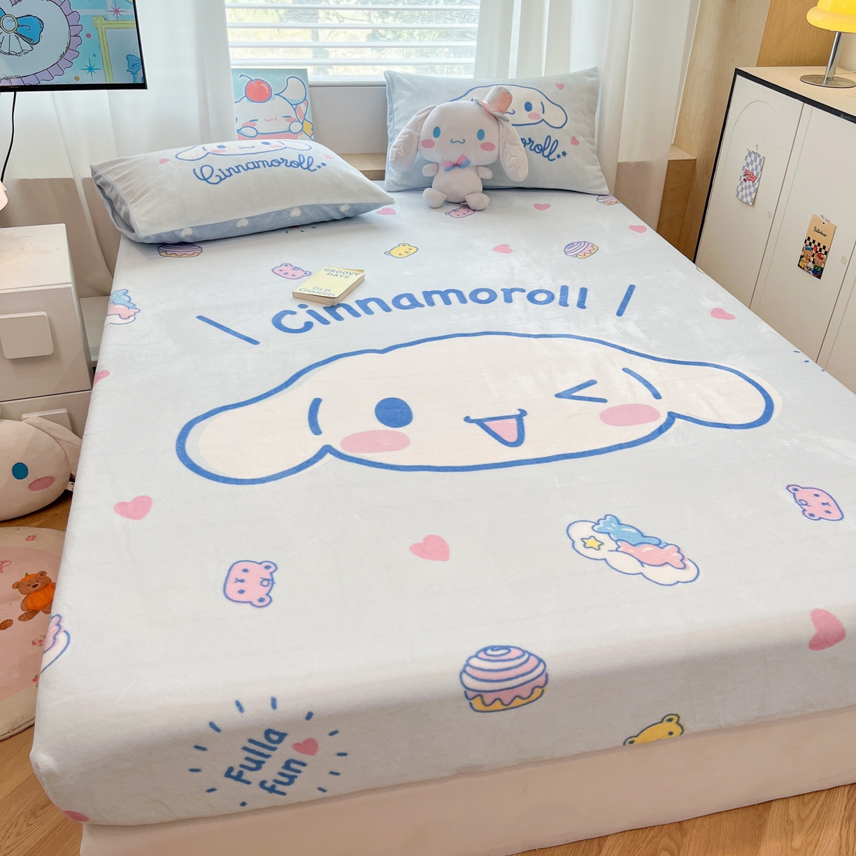 91家纺网 家纺一手货源 找家纺 暮思家居 2025新款正版授权三丽鸥大版牛奶绒数码印花单品床笠单件床笠(带标价格） 绒A版-开心玉桂狗