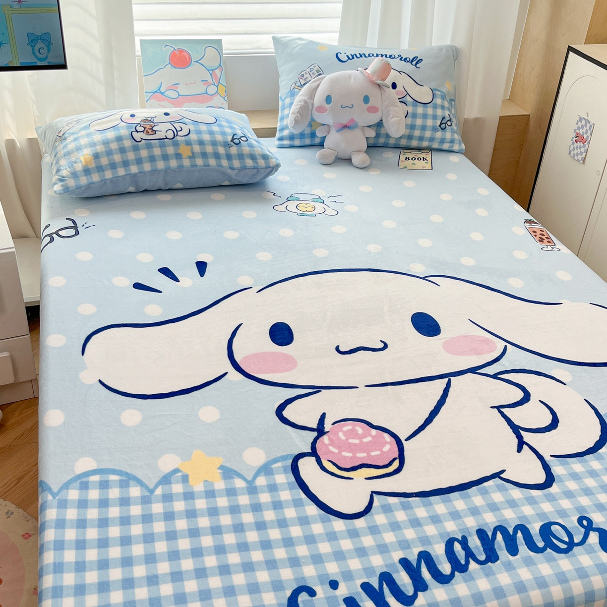 91家纺网 家纺一手货源 找家纺 暮思家居 2025新款正版授权三丽鸥大版牛奶绒数码印花单品床笠单件床笠(带标价格） 绒A版-快乐玉桂狗