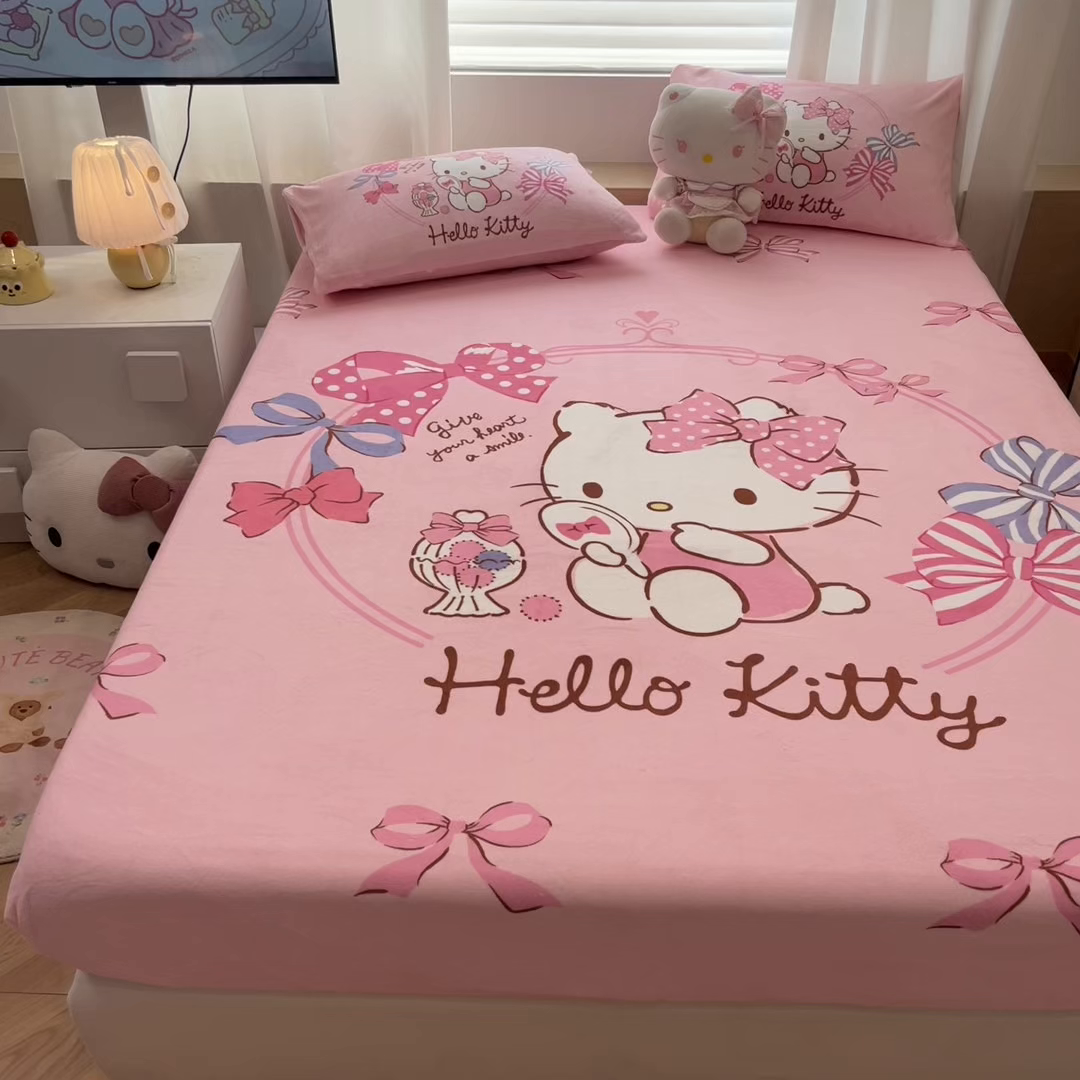 91家纺网 家纺一手货源 找家纺 暮思家居 2025新款正版授权三丽鸥大版牛奶绒数码印花单品床笠单件床笠(带标价格） 绒A版-美美KT