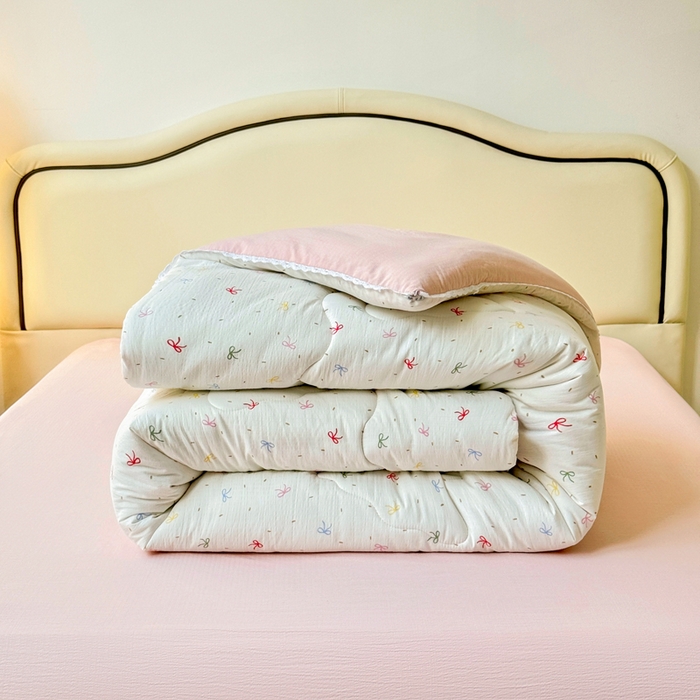 91家纺网 家纺一手货源 找家纺 （总）鑫贝阳 2025新款A类亲肤邹邹纱冬被被子被芯