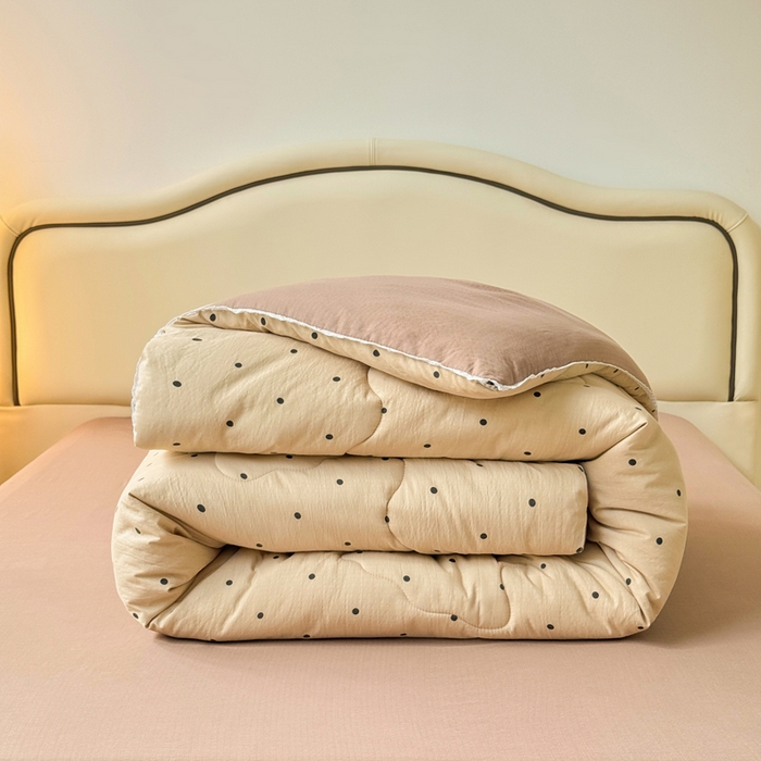 91家纺网 家纺一手货源 找家纺 鑫贝阳 2025新款A类亲肤邹邹纱冬被被子被芯 心动波点