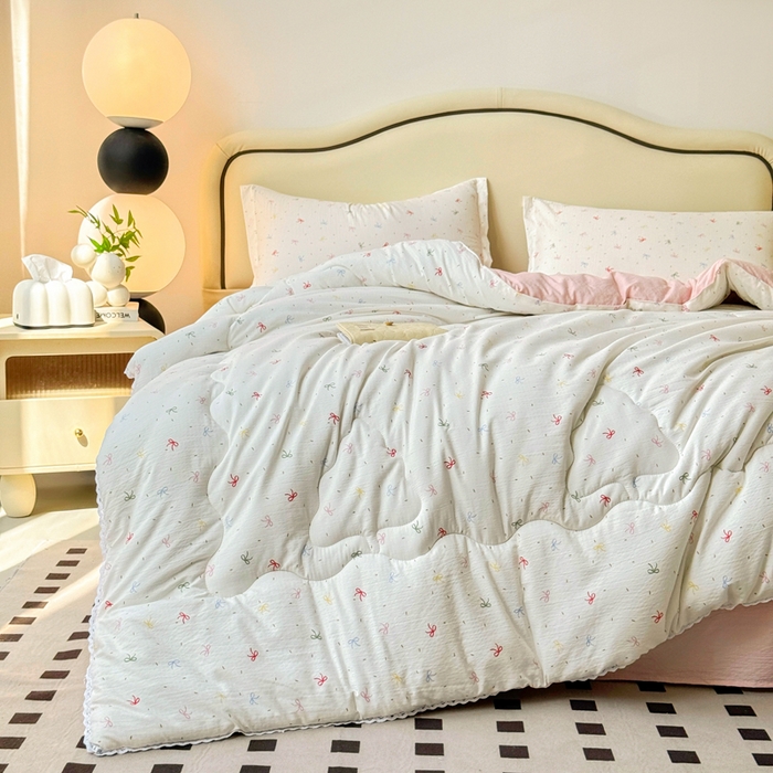 91家纺网 家纺一手货源 找家纺 鑫贝阳 2025新款A类亲肤邹邹纱冬被被子被芯 彩色蝴蝶结