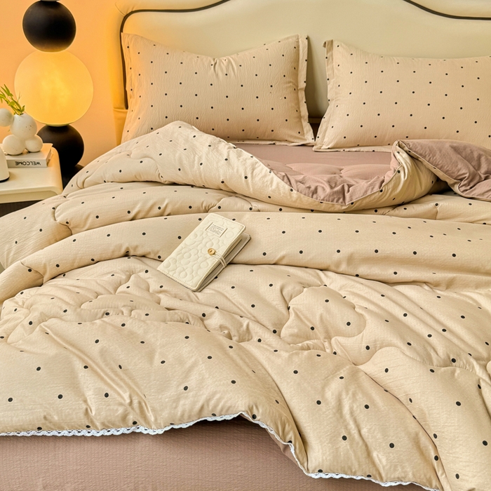 91家纺网 家纺一手货源 找家纺 鑫贝阳 2025新款A类亲肤邹邹纱冬被被子被芯 心动波点