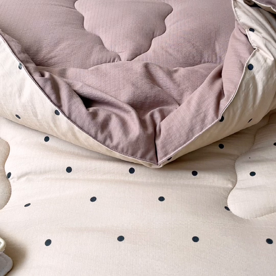 91家纺网 家纺一手货源 找家纺 鑫贝阳 2025新款A类亲肤邹邹纱冬被被子被芯 心动波点