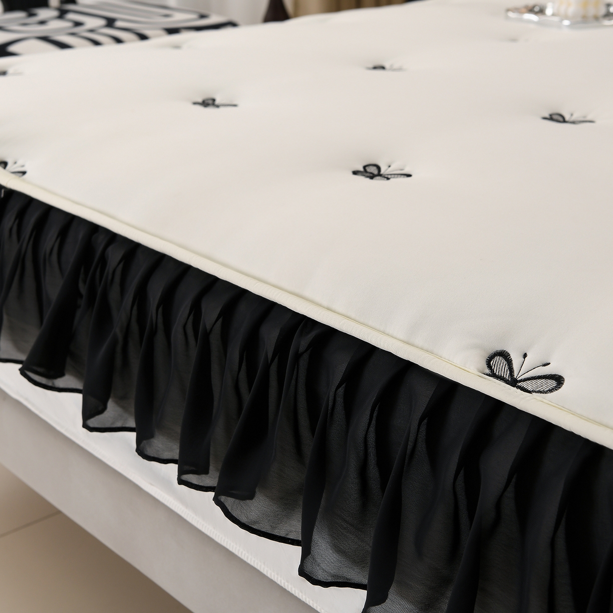 91家纺网 家纺一手货源 找家纺 推推家纺 2025新款A类水洗棉花边床笠单品床笠床笠单件 蝴蝶-米白