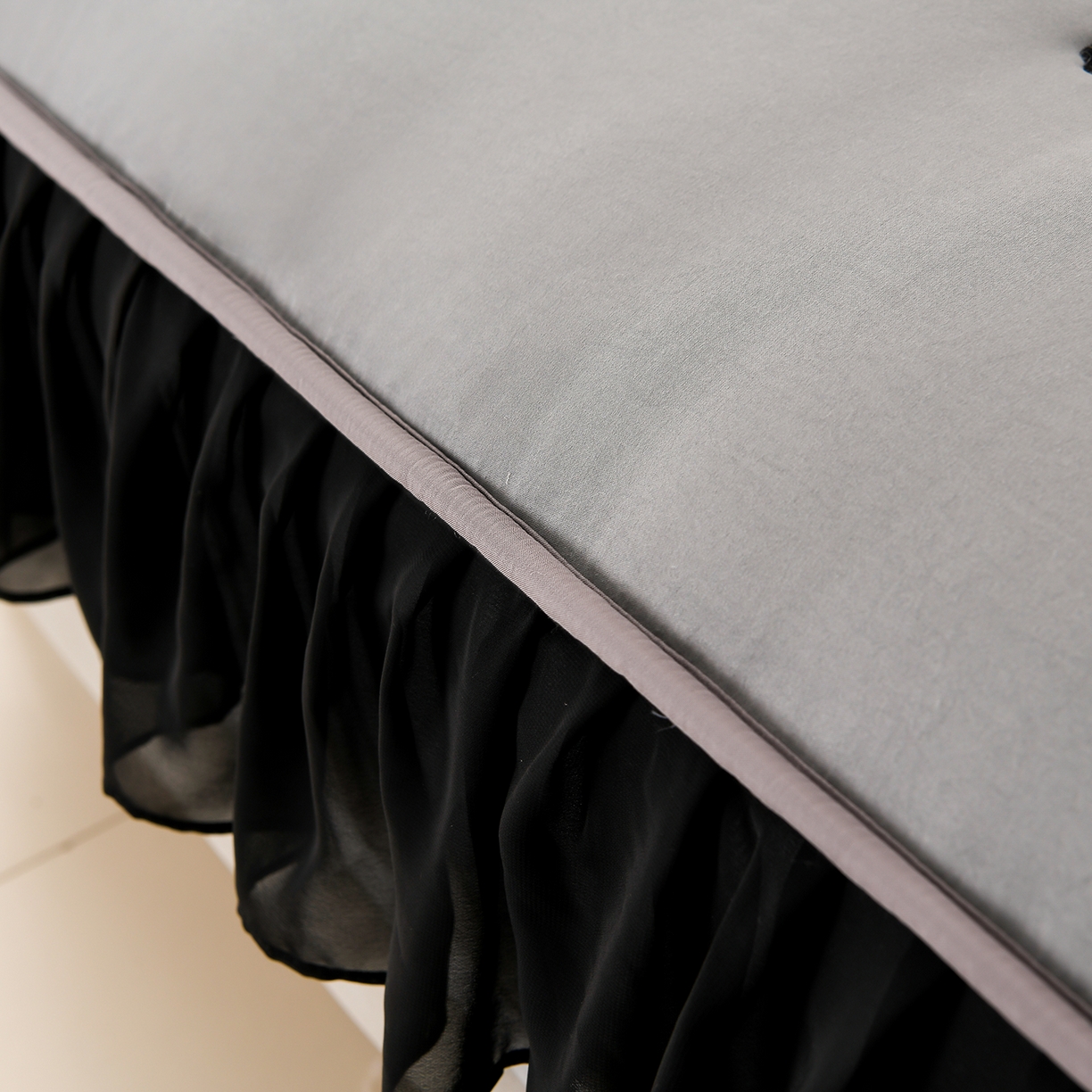 91家纺网 家纺一手货源 找家纺 推推家纺 2025新款A类水洗棉花边床笠单品床笠床笠单件 蝴蝶-深灰